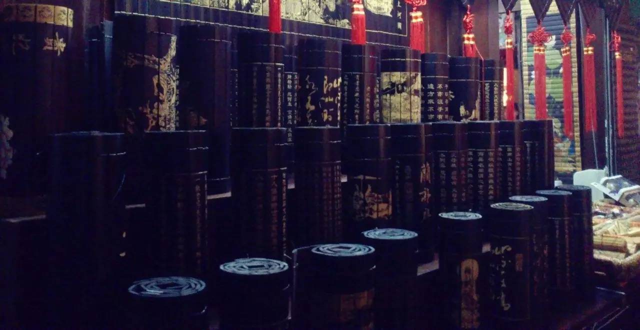 「诗词原创」陈天恩｜空房独自频观月一寸相思几断肠？