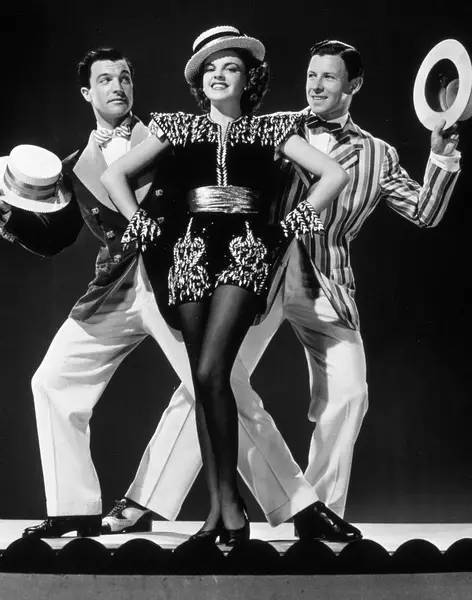 扒一扒好莱坞“后台歌舞片”的历史和套路