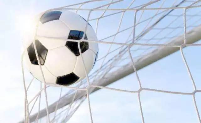 踢足球特别厉害女生,踢足球很厉害的女孩子