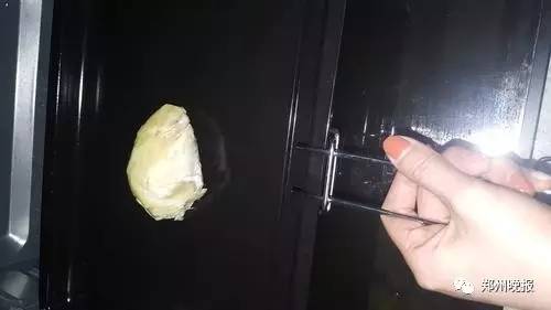 大胆的实验,神奇烤榴莲