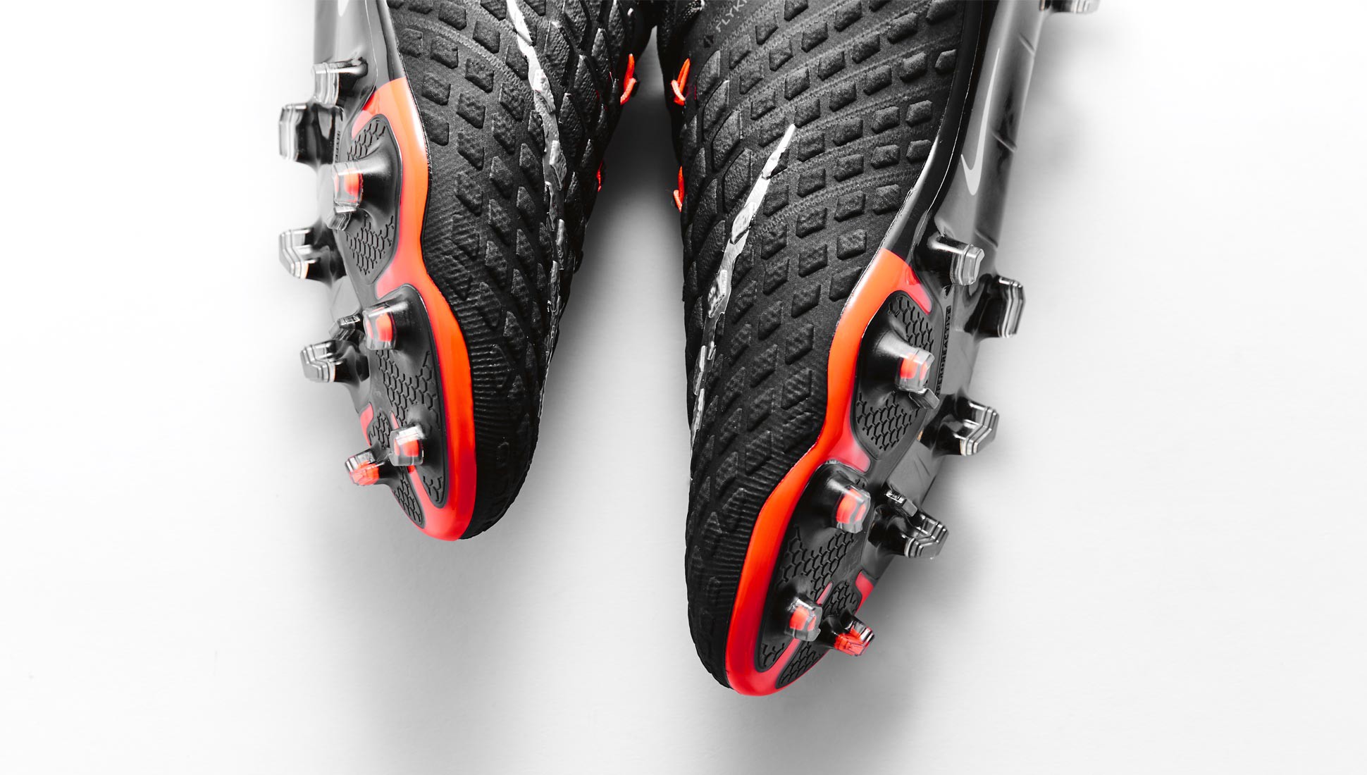 耐克毒锋3世界杯后配色,耐克毒峰3代