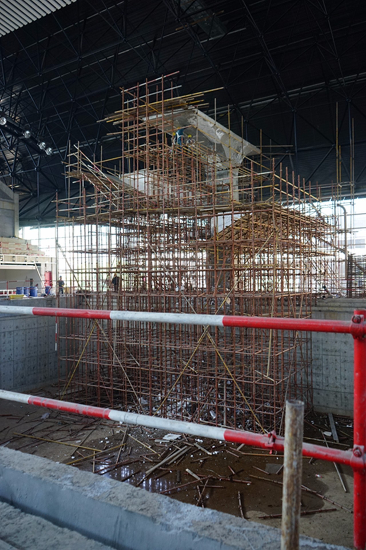 黄龙体育中心跳水馆几米深,黄龙体育馆2019