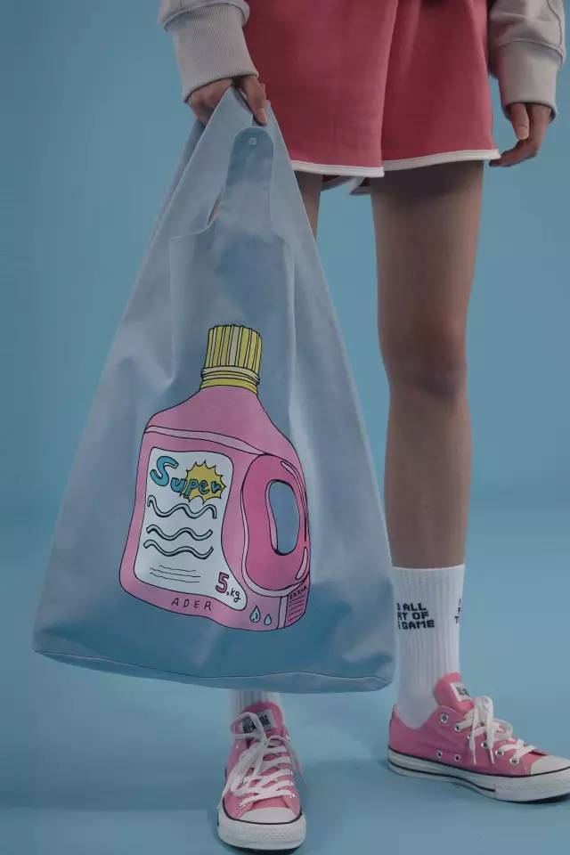 告别撞衫试试正流行的不对称衣服,适合40岁穿的小众品牌