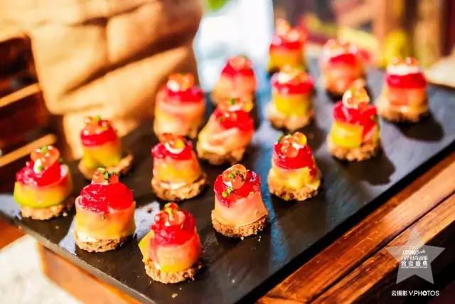 2017百合时尚新娘-致爱盛典丨我们让这群爱情教科书聚在了一起放大招！