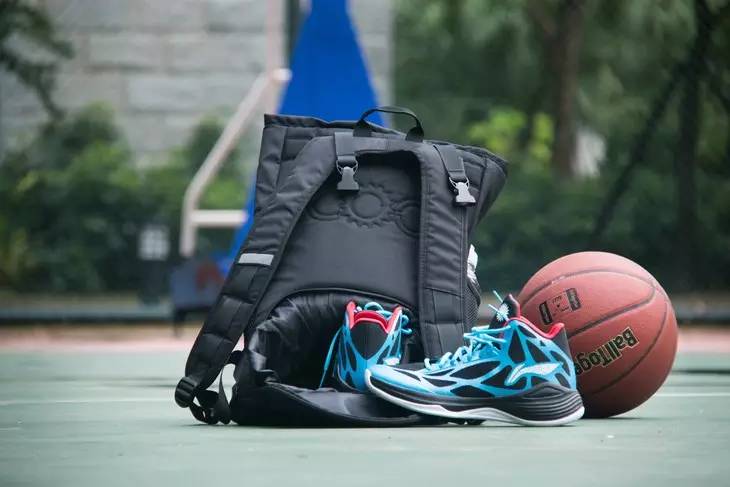 球场丢水杯,在公园丢东西怎么办