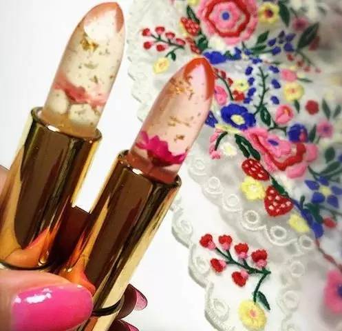 ysl鏄熻景鍙ｇ孩鐖嗙孩,2016骞寸垎鐏殑ysl鏄熻景鍙ｇ孩