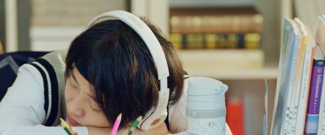 「今日话题专栏」很久没有看到这样舒服干净的青春片，少女时代不是只有恋爱和追星