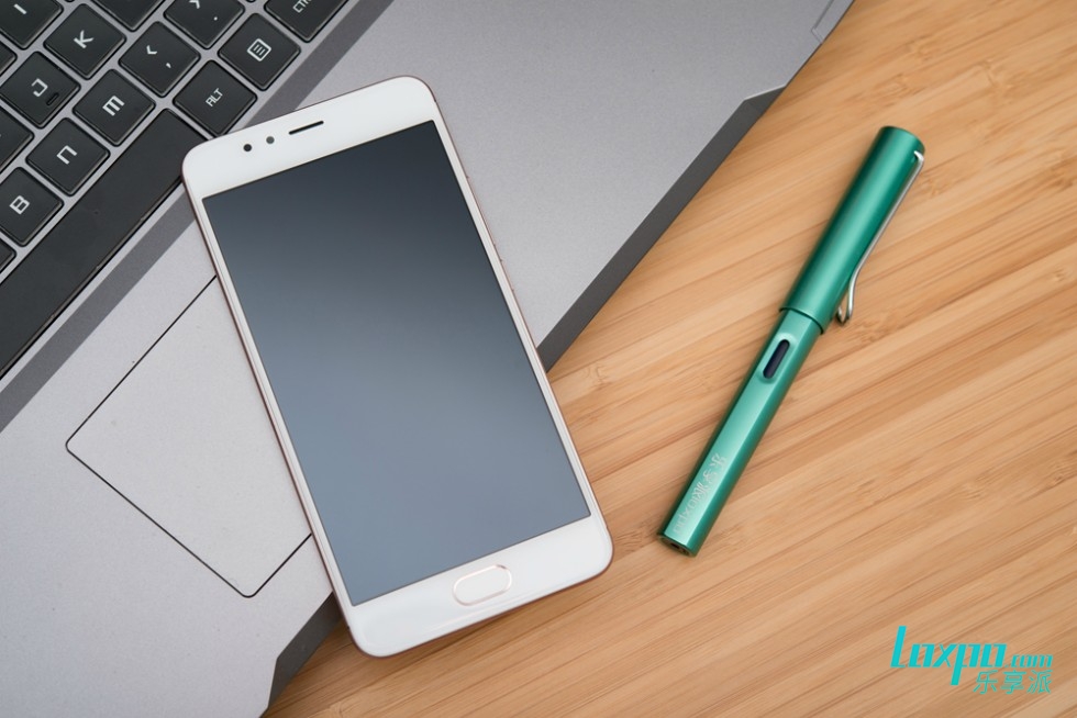 不单有颜值更还有快充魅蓝5s体验评测