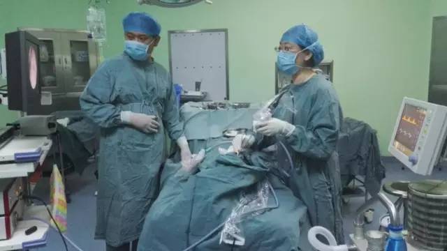 13日，包头一男子差点没命，只因嗓子疼，很多人会中招……