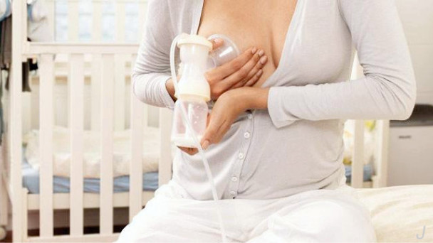 产后奶水少的最快解决方法,产后奶水少还奶漏怎么解决