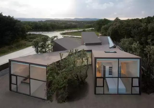 巴塞罗那剧院里的雕塑,巴塞罗那凯旋门前雕塑