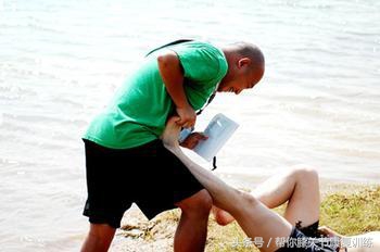 老人夜里腿抽筋预防治疗有妙招,晚上腿抽筋有什么妙招可以治