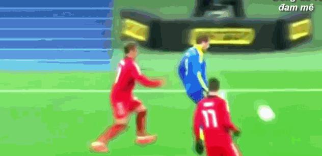 足坛门将精彩扑救诺伊尔,爆笑足球门将失误视频全集