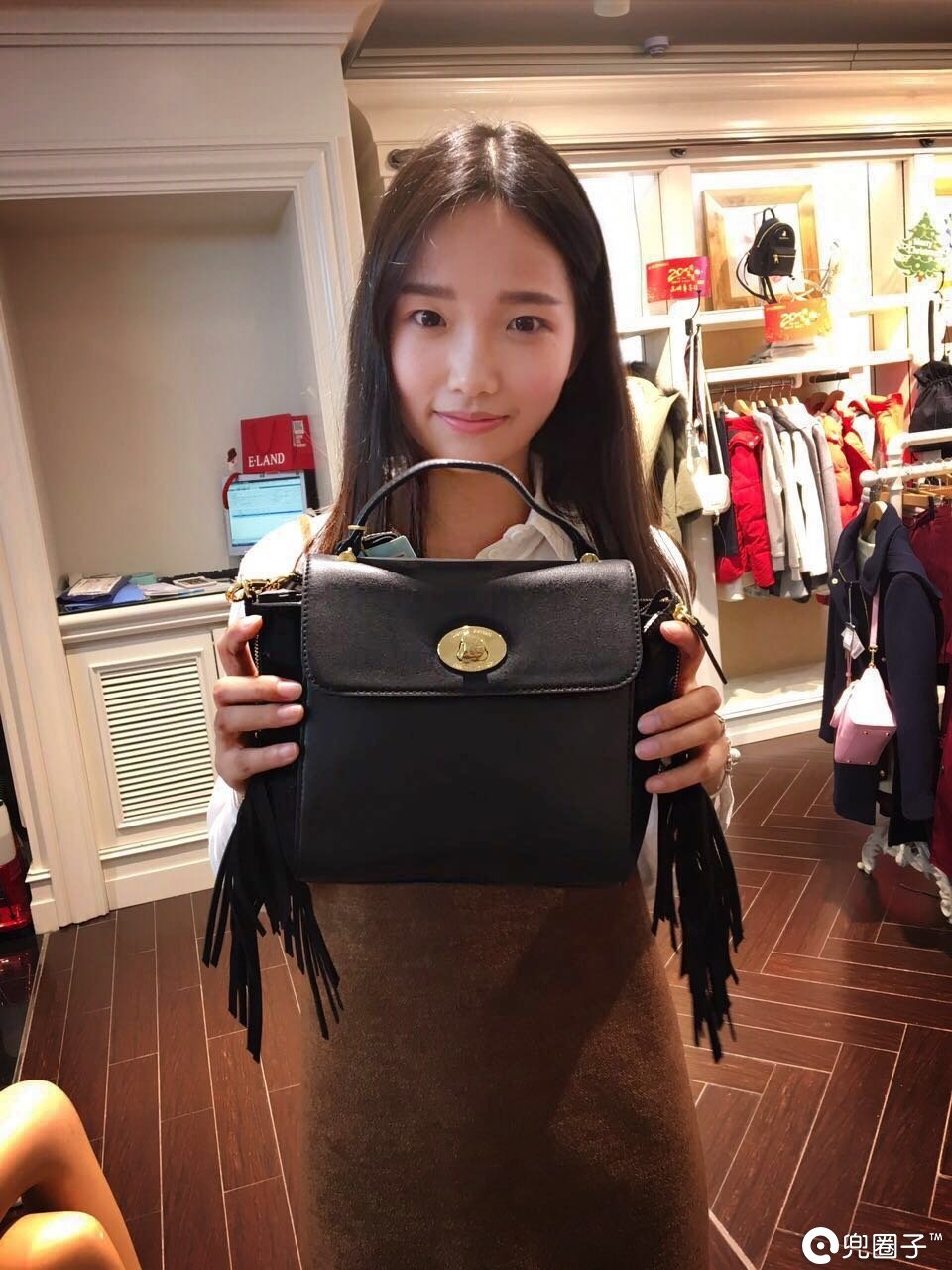 杭州的女生都背什么包,现在女生都在背什么包