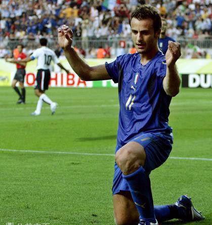 足球庆祝动作搞笑视频,足球场上最经典的庆祝动作