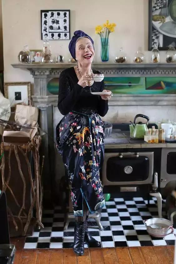 待我银发飘飘也要优雅到老图片,就算银发飘飘也要潇洒到老