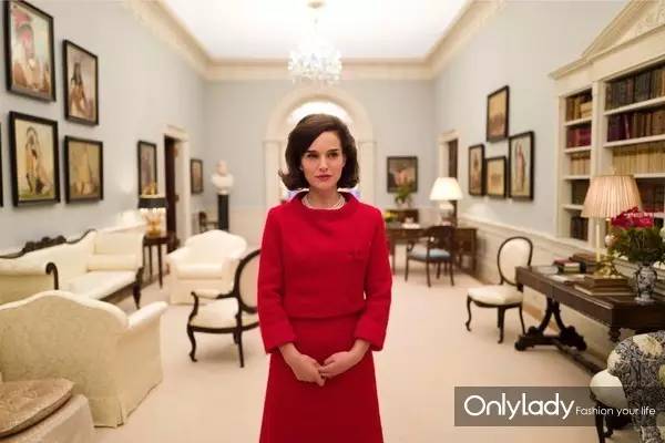 14岁退学又怎样？石头姐终获奥斯卡影后：幸运=人美还努力！