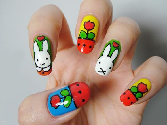 萌萌，站起来？萌萌只属于兔兔美甲的，有证据呢