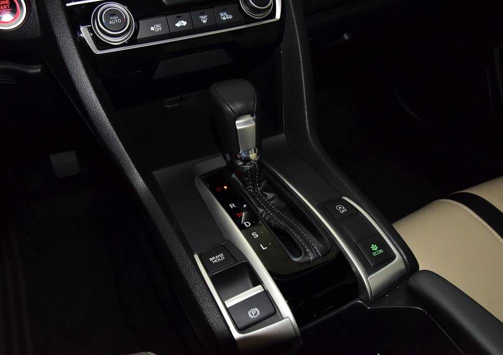 买思域手动挡后悔吗,新款思域值不值得入手