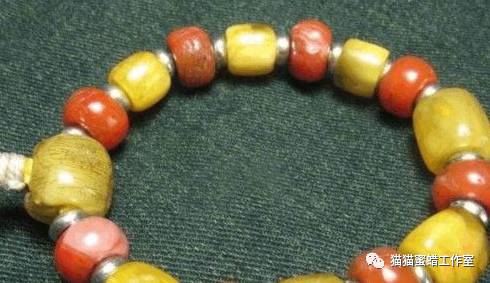 怎样鉴别老蜜蜡真假图片,做旧蜜蜡和老蜜蜡对比