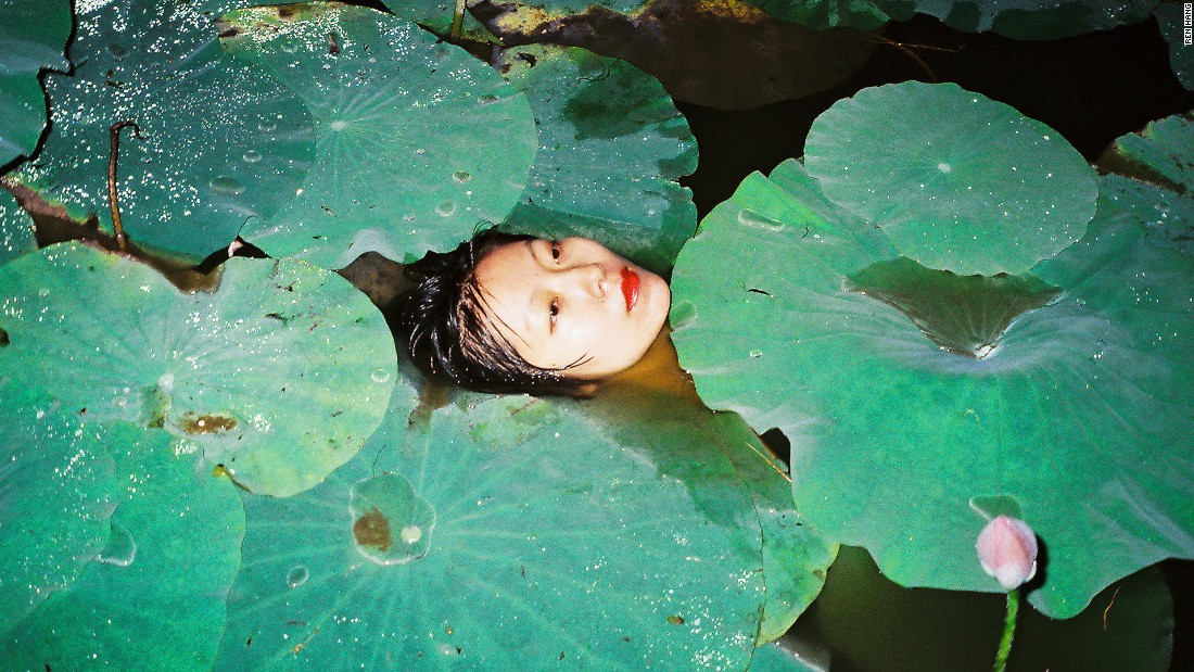 不雅照的作者成了国外名人，这种照片你觉得是艺术么？