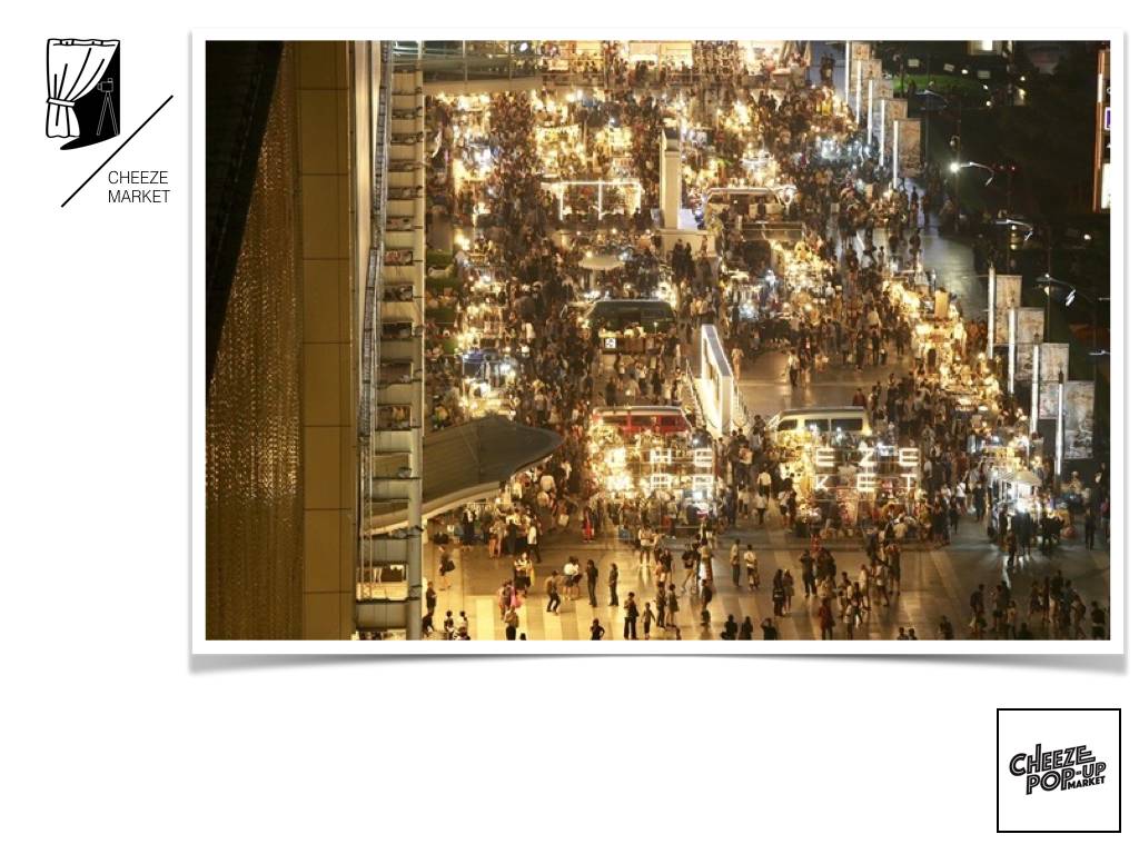 在曼谷，人妖＋精油按摩文化市集