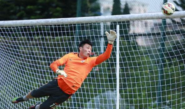 鲁能12号球衣谁穿的,鲁能泰山的12号球衣