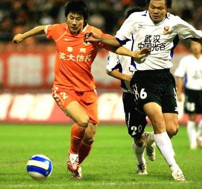 鲁能12号球衣谁穿的,鲁能泰山的12号球衣