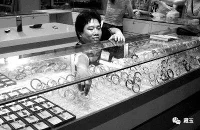 揭秘：价值200的玉器是如何卖到两万的！