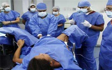 半夜突然见红，没想到竟遇到男医生，结果出乎意料！