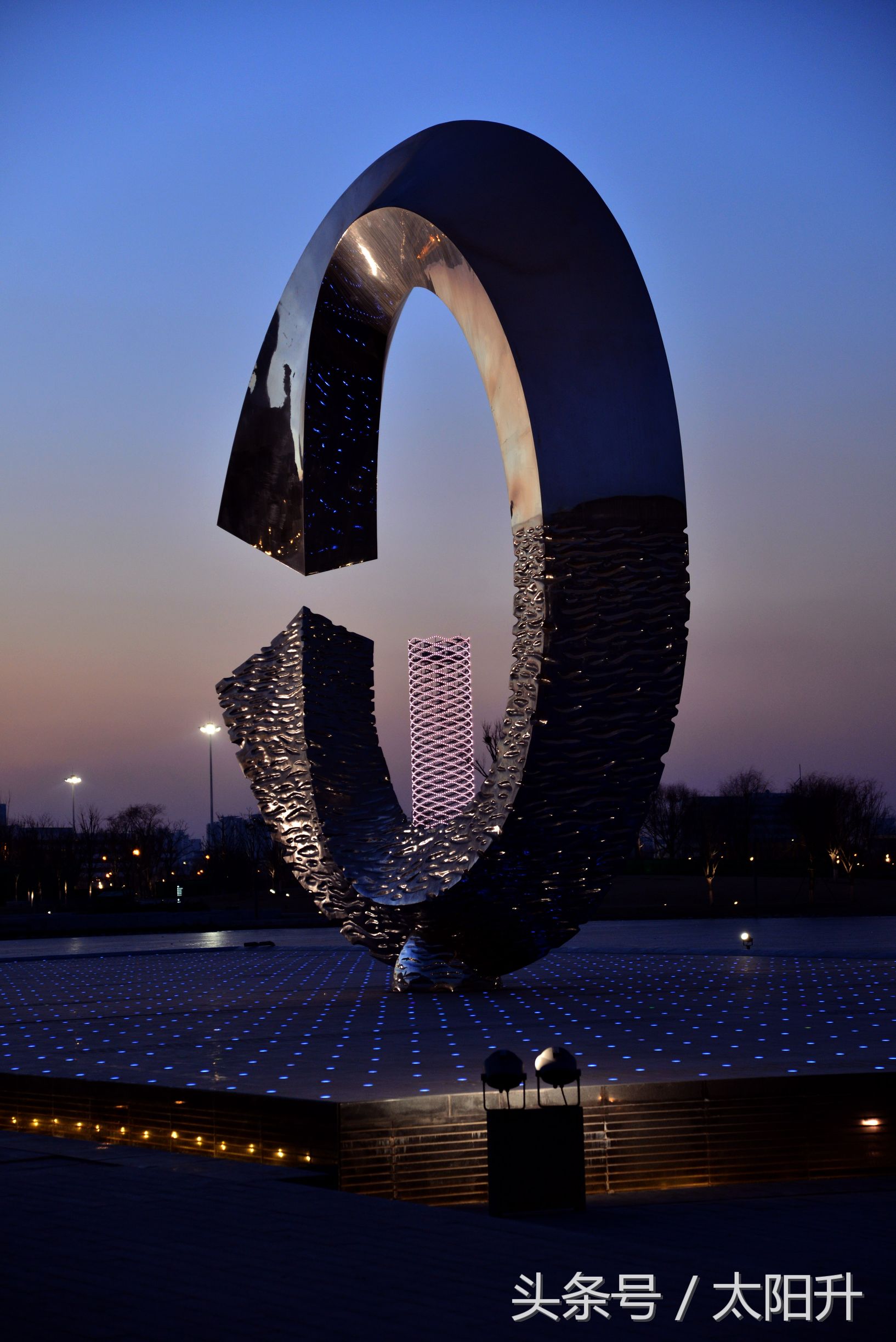 夜幕下的文化广场在哪里,天津文化中心银河夜景