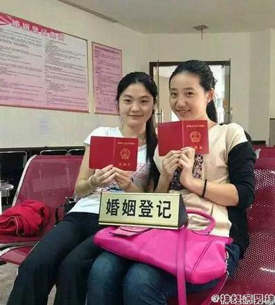 袜子破个洞怎么补救视频,袜子破了个洞怎么办