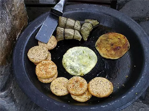 安徽宏村古镇有什么好吃的,黟县宏村旅游必备美食有哪些