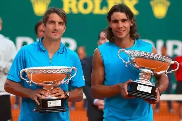 费德勒和纳达尔搭档双打神同步,费德勒跟德约科维奇比赛