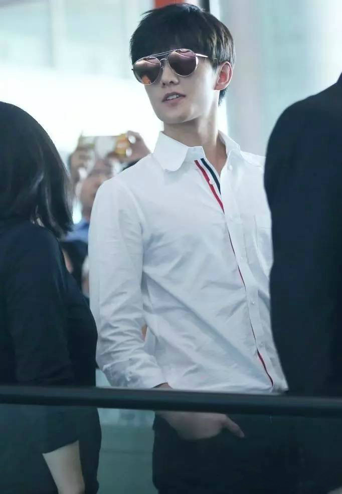 明星都在抢衣服,明星都在抢的卫衣