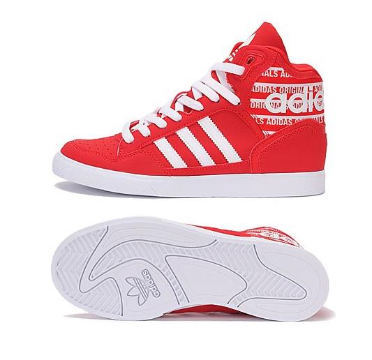 初中女生穿什么运动鞋,女性穿什么样的运动鞋好看