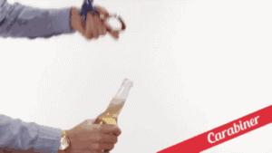 牙开瓶盖是怎样的风彩——潇洒不羁