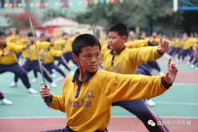 白云区小学大课间展示,白云七中大课间