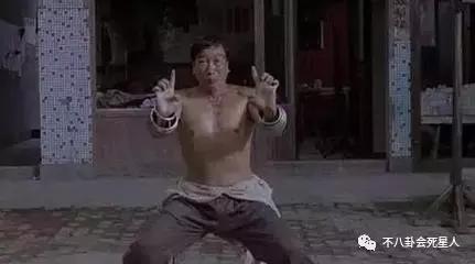 他成名于1987年英语翻译,他成名于2004年英文