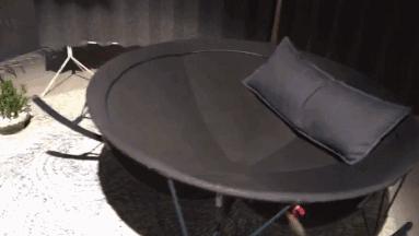 一口气推出了50多款PS新品，宜家彻底放飞了自我！挂到墙上的沙发、自动浇水的花盆……错过等3年