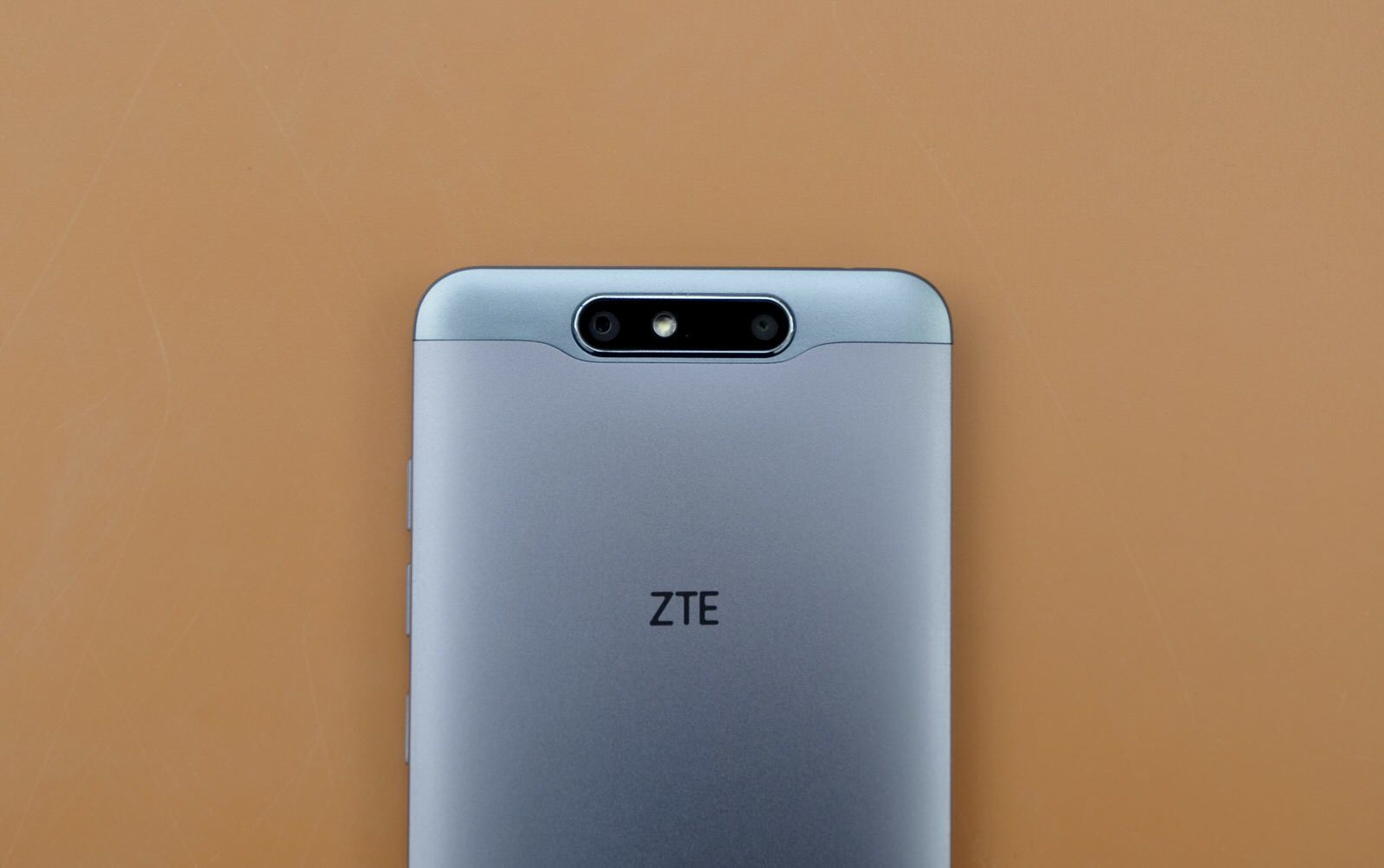 中兴BladeV9,中兴BLADEV8怎么样