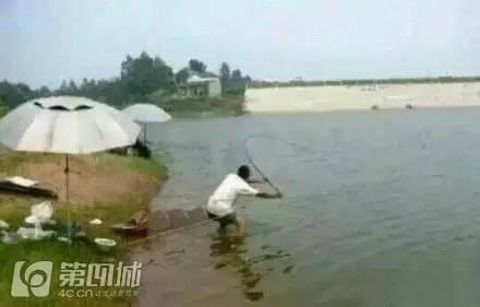 冲壳子丨自从买了这件衣服，去哪吃饭都不要钱！你值得拥有！