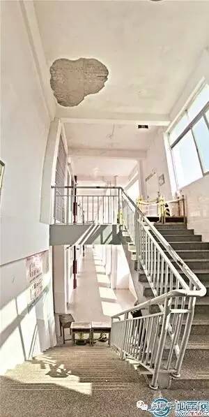 泉州一化工厂发生火灾爆炸瞬间,泉州一厂房发生火灾现场浓烟滚滚