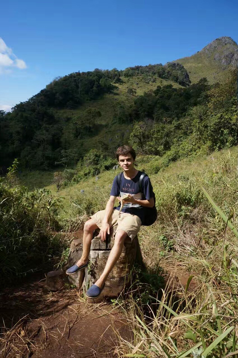 战斗民族精灵Nicker：生活不止魔兽，还有诗和远方！