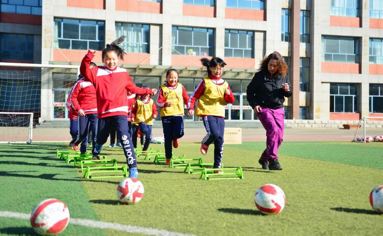 校园足球立体化普及格局,近年来我国对校园足球发展的政策