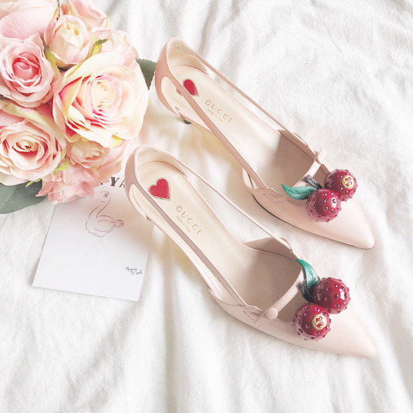 今年流行的大牌鞋子秋冬,当季最流行的大牌鞋子