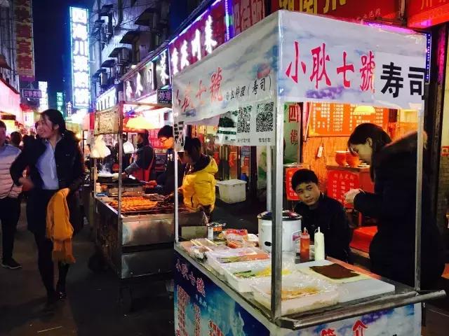 每一个与鱼化寨国际有染的人，都曾对这个小香港有难以言表的热忱