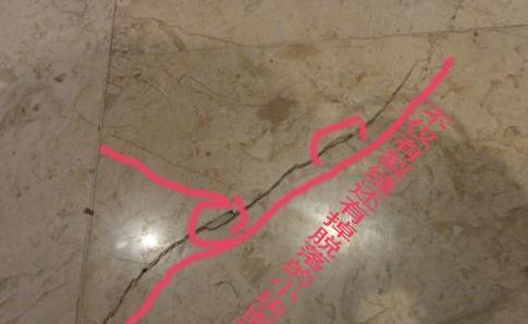 桌面大理石裂开怎么修补,大理石地板破损修复的方法