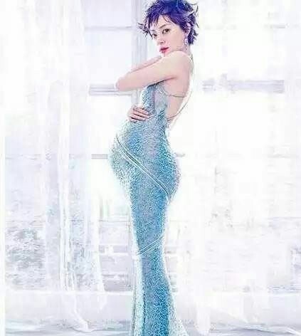 女星孕照差距大,女星的孕照