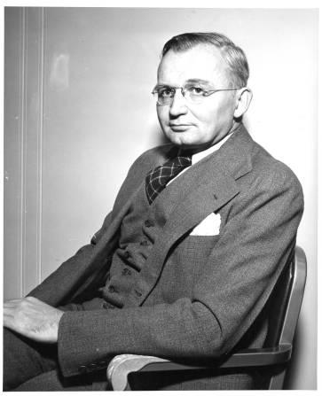 钻石是一位男士发明的，不过不是为了向女友献殷勤